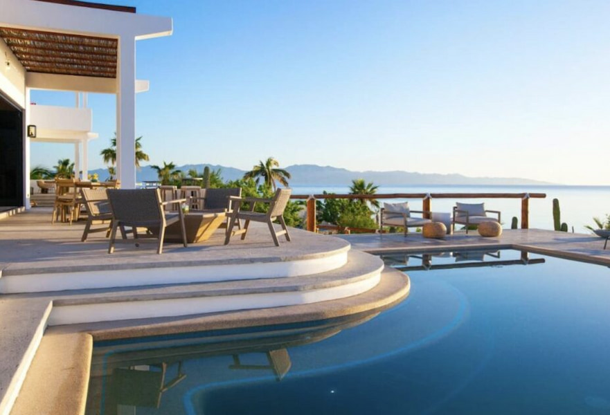 Luxury hotel with ocean view poolside in La Ventana BCS.