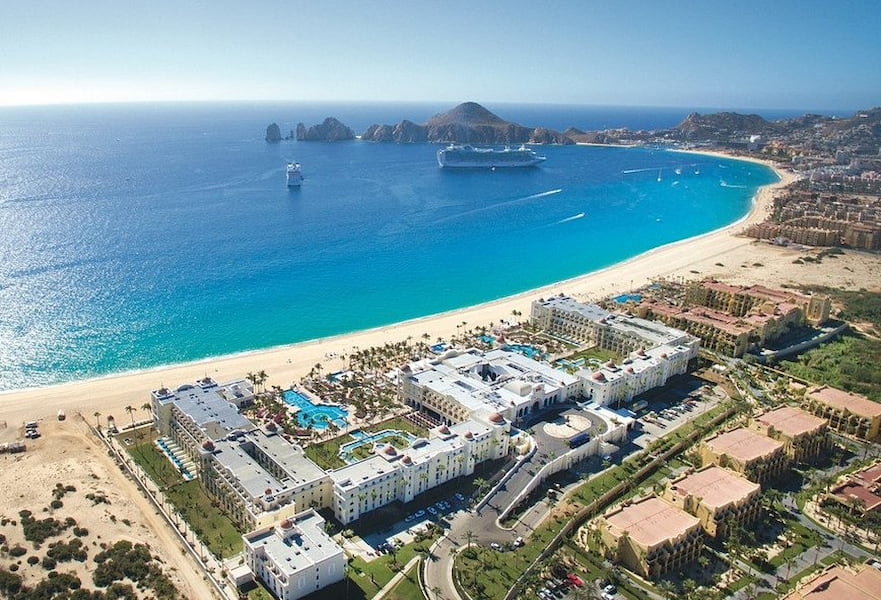 Cheapest time to travel to Cabo San Lucas